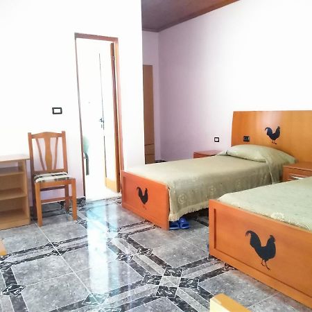 Hotel Gjeli Fier Buitenkant foto