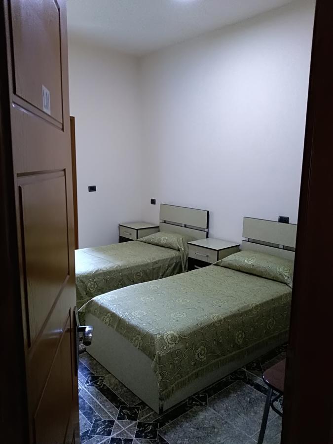 Hotel Gjeli Fier Buitenkant foto