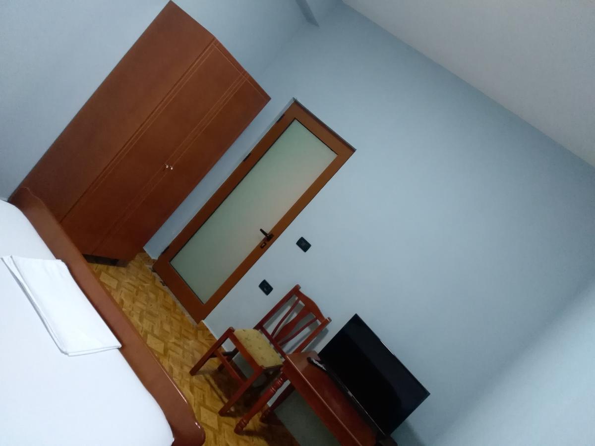 Hotel Gjeli Fier Buitenkant foto